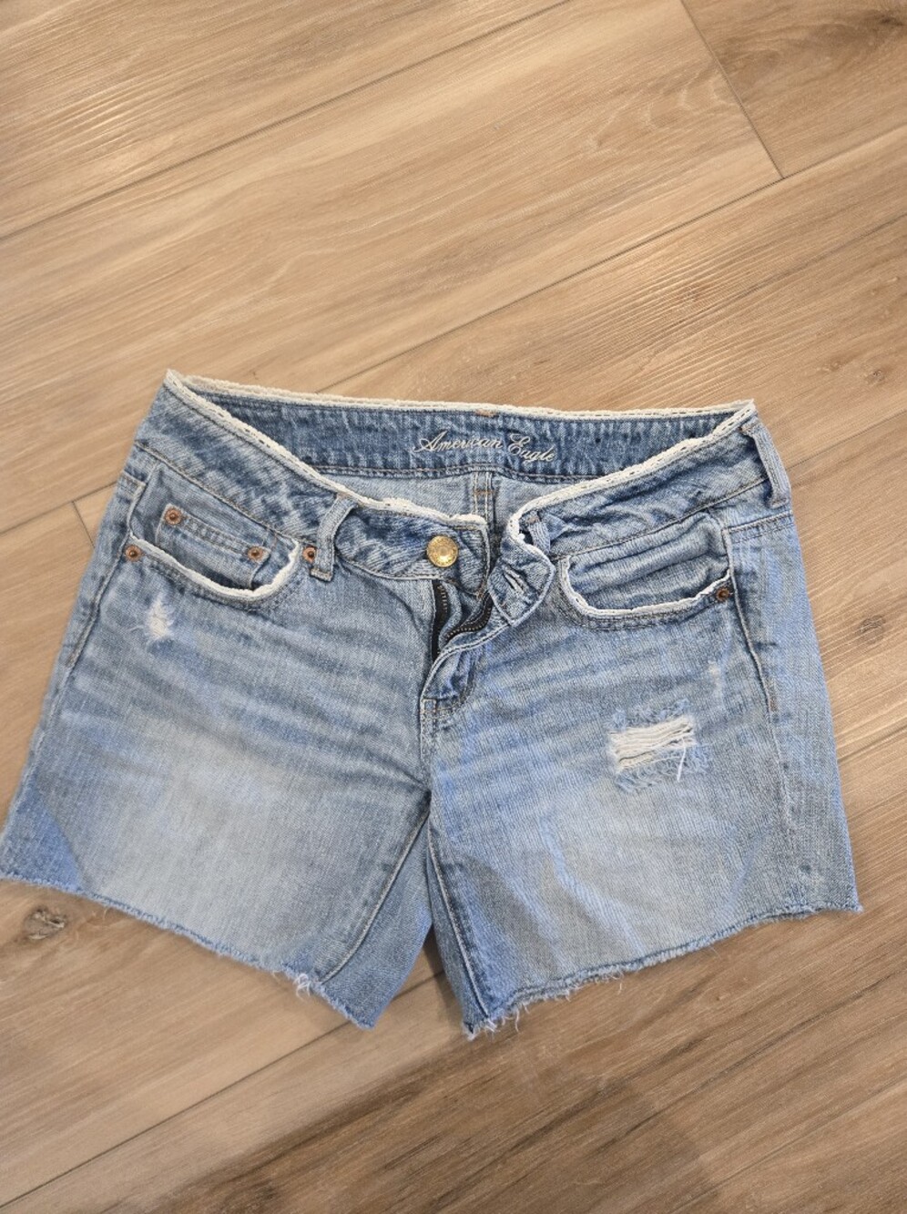 American Eagle Outfitters Light Blue Distressed Denim Shorts Mid Rise 4" Inseam